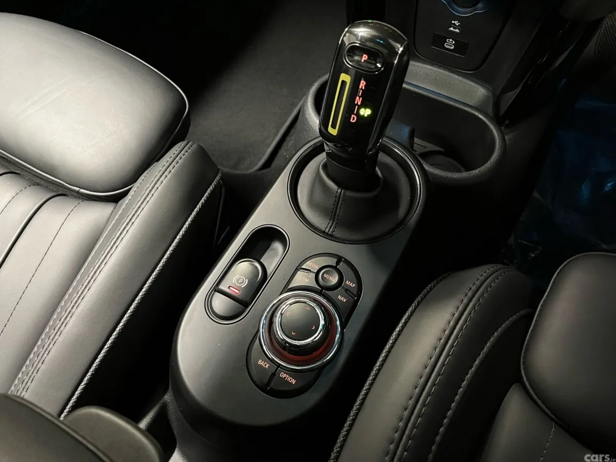 Mini Cooper Hatchback, Electric, 2023, Blue