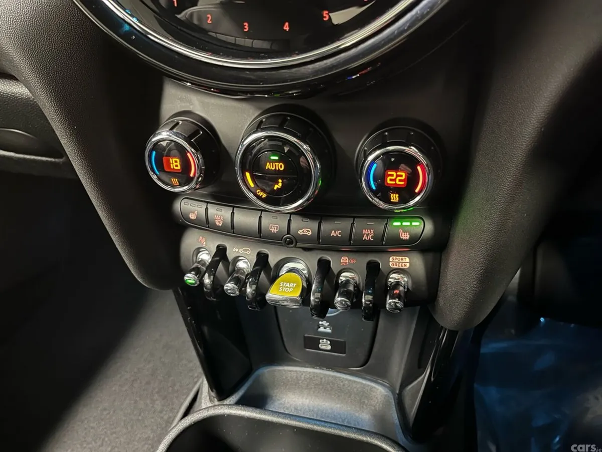 Mini Cooper Hatchback, Electric, 2023, Blue