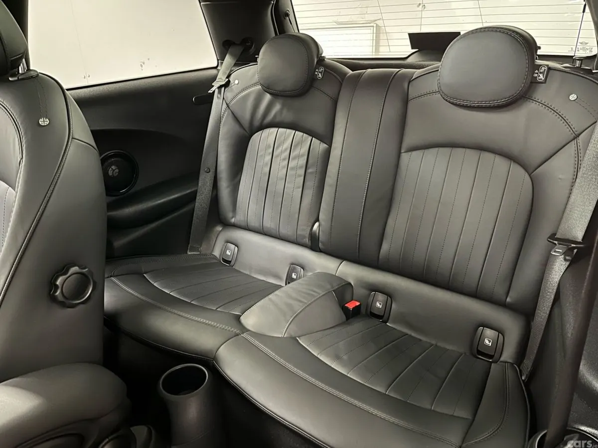 Mini Cooper Hatchback, Electric, 2023, Blue
