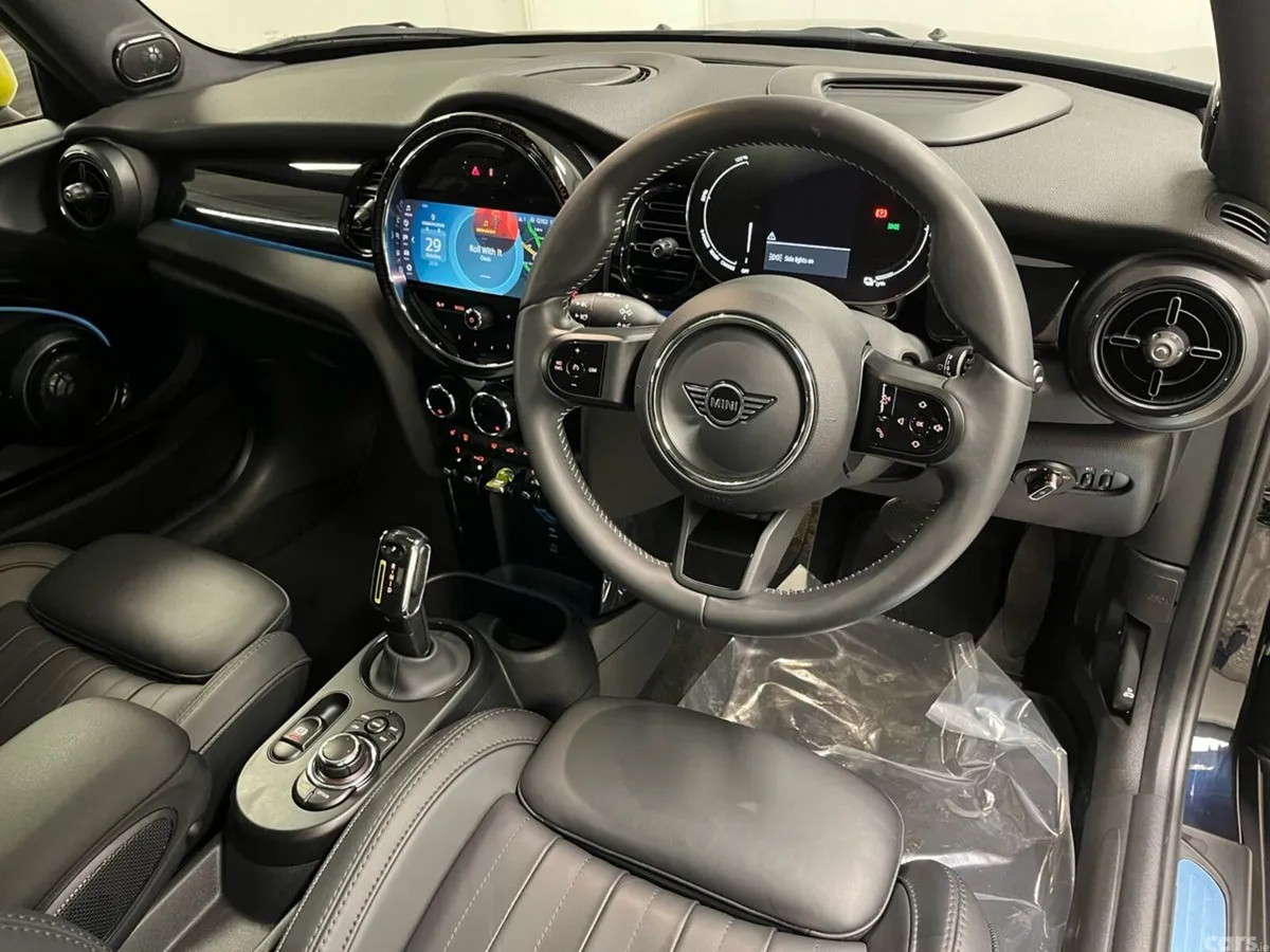 Mini Cooper Hatchback, Electric, 2023, Blue