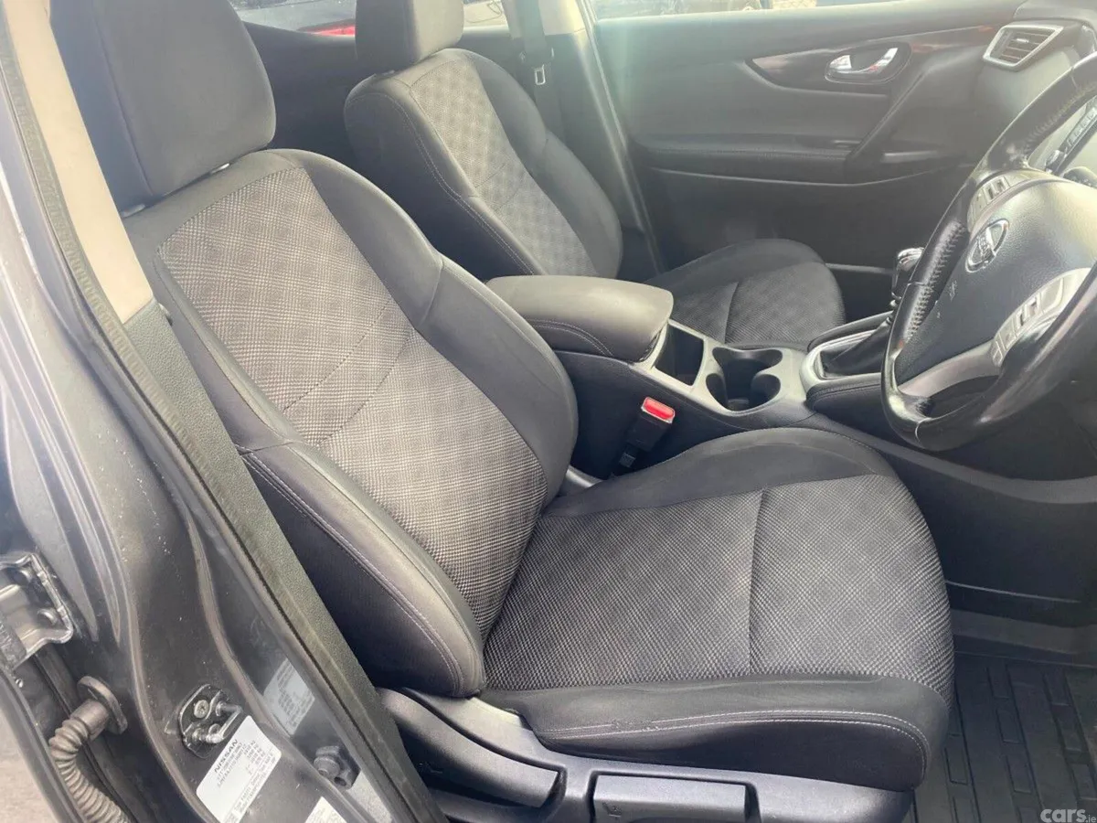 Nissan Qashqai Hatchback, Diesel, 2016, Grey