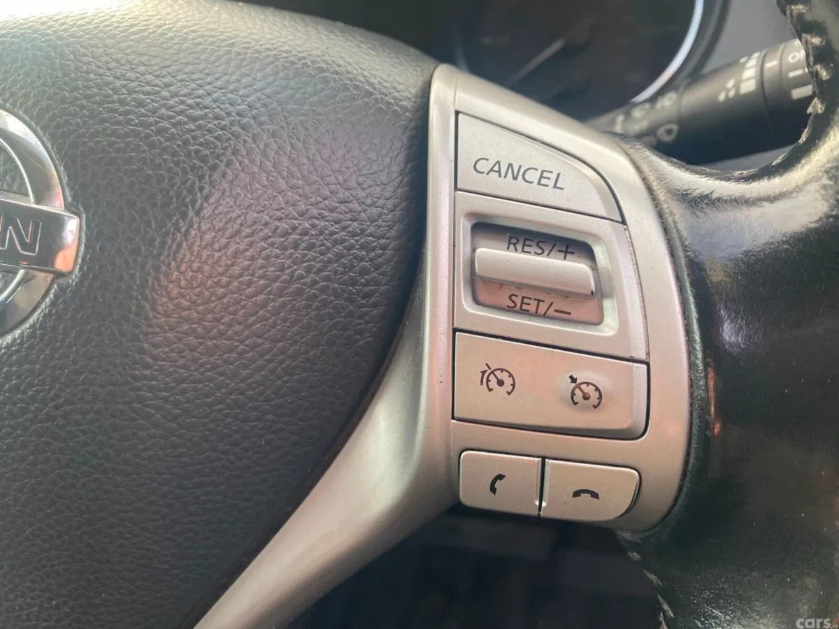 Nissan Qashqai Hatchback, Diesel, 2016, Grey