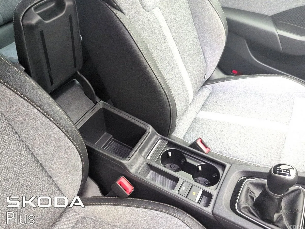Skoda Octavia Saloon, Diesel, 2026, Grey