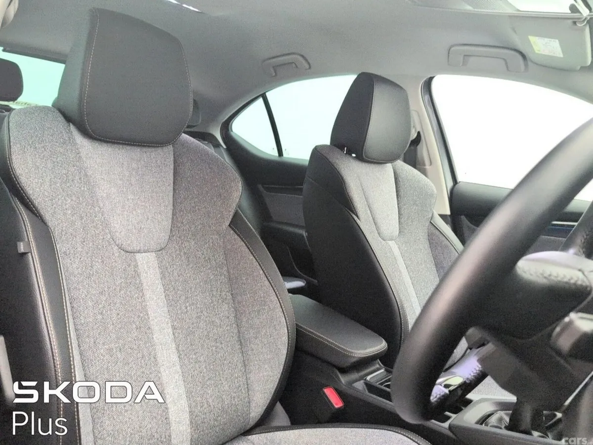 Skoda Octavia Saloon, Diesel, 2026, Grey