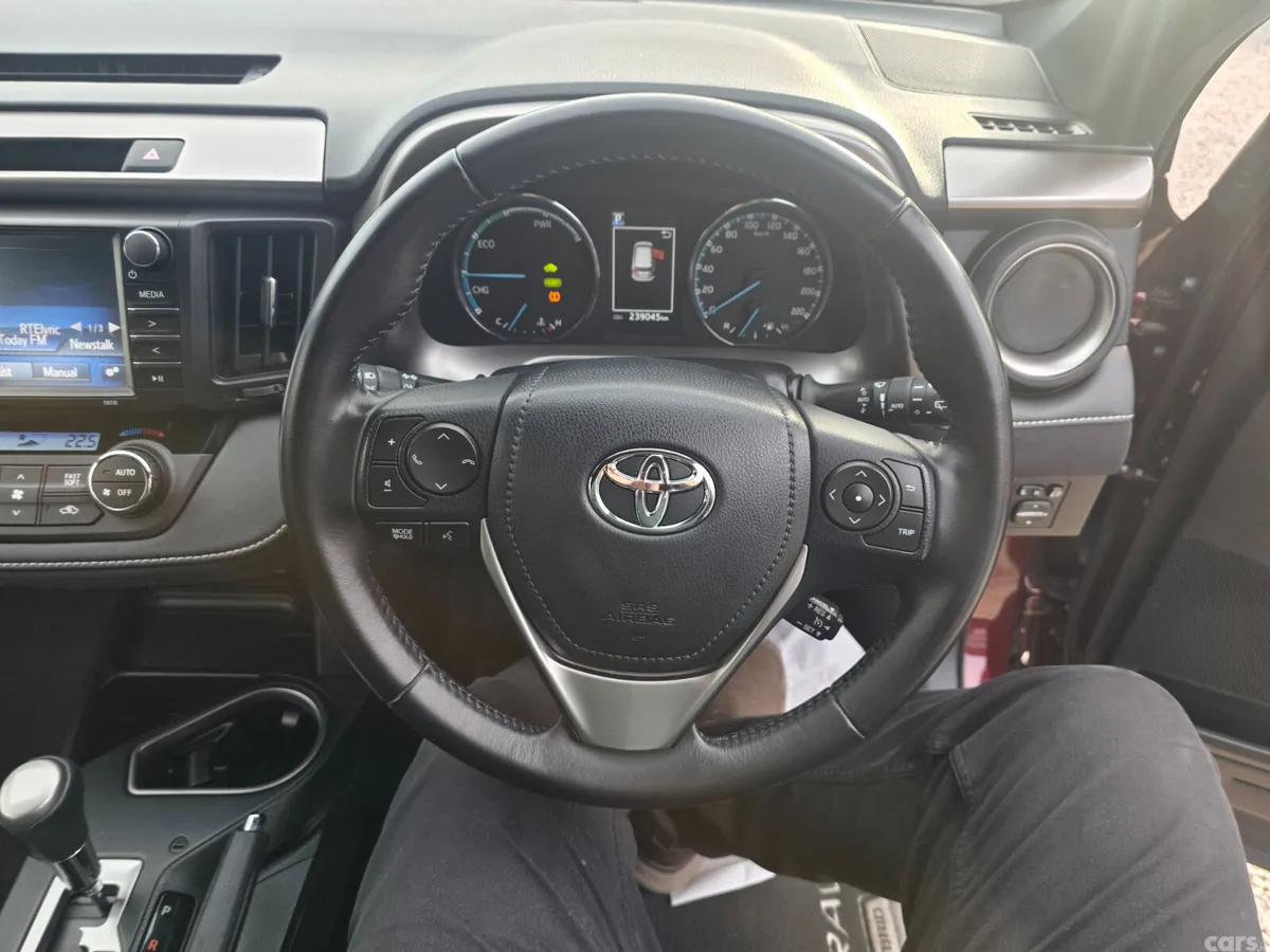 Toyota RAV4 SUV, Petrol Hybrid, 2016, Red