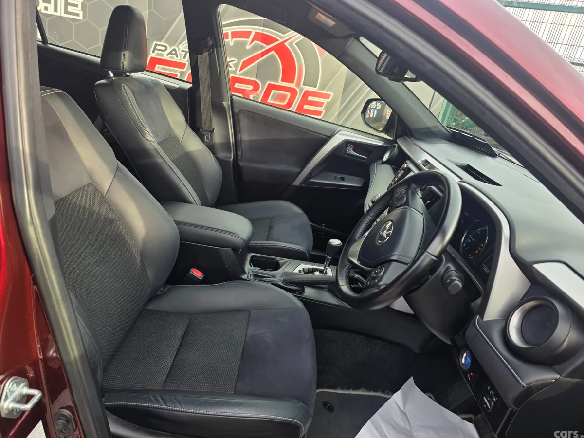 Toyota RAV4 SUV, Petrol Hybrid, 2016, Red