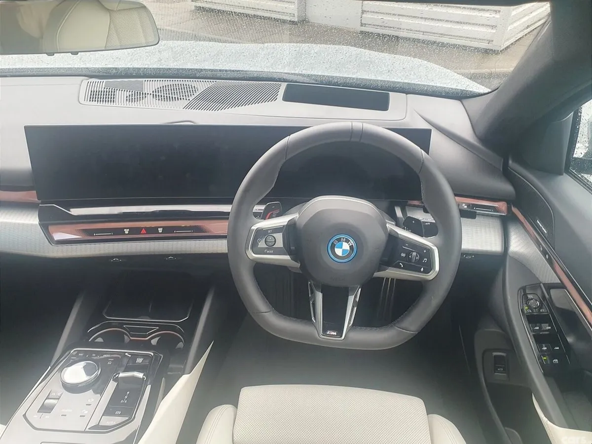 BMW 5-Series Saloon, Petrol Plug-in Hybrid, 2026, Grey