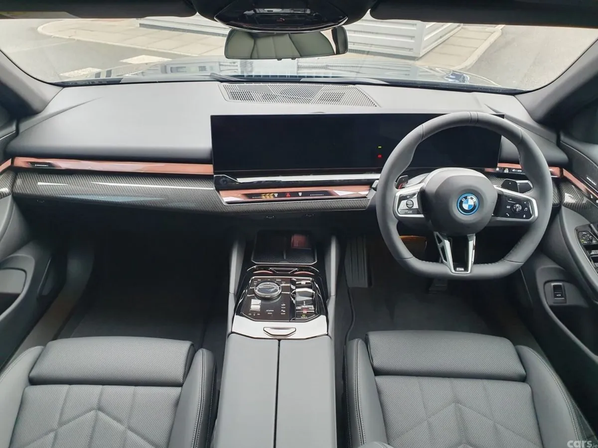 BMW 5-Series Saloon, Petrol Plug-in Hybrid, 2026, Green