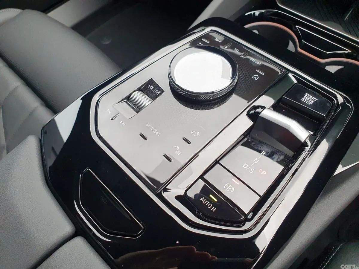 BMW 5-Series Saloon, Petrol Plug-in Hybrid, 2026, Green