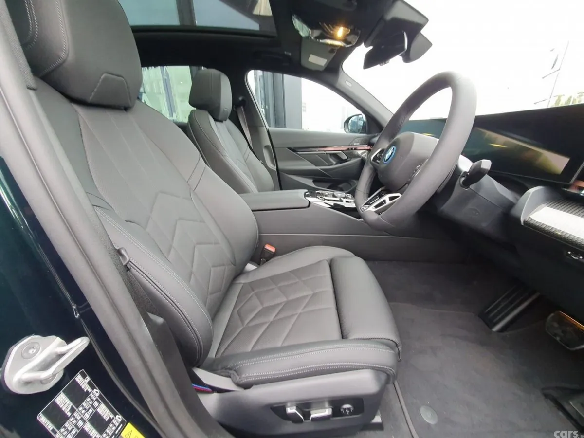 BMW 5-Series Saloon, Petrol Plug-in Hybrid, 2026, Green