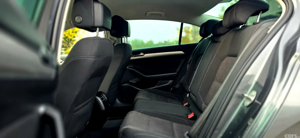 Volkswagen Passat Saloon, Diesel, 2015, Grey