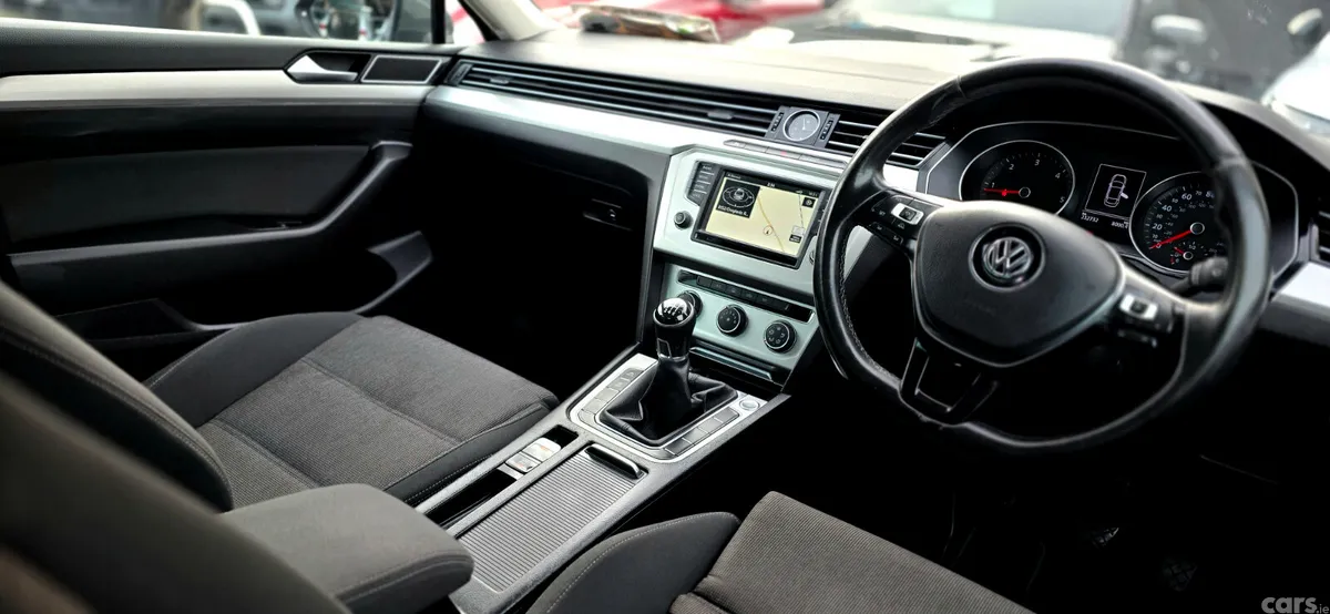 Volkswagen Passat Saloon, Diesel, 2015, Grey