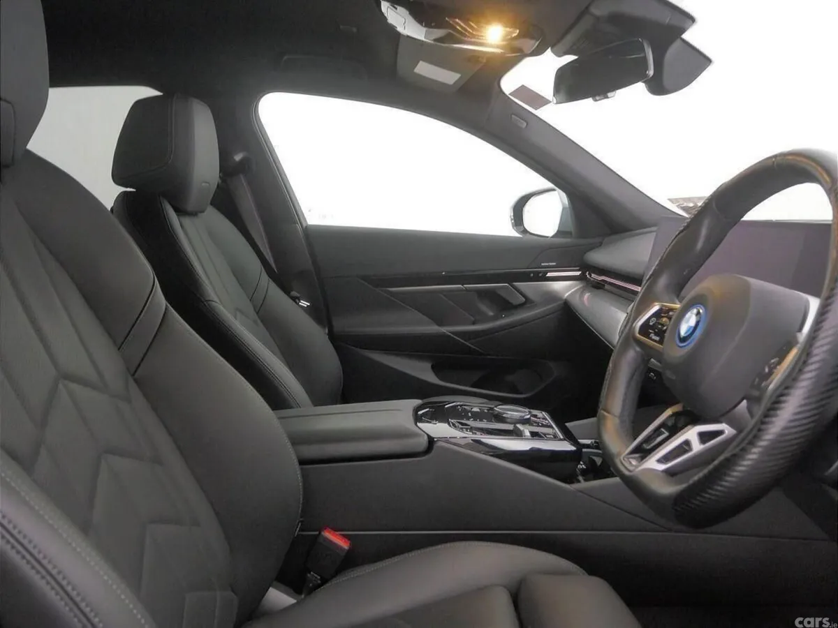 BMW 5-Series Saloon, Petrol Plug-in Hybrid, 2024, Grey