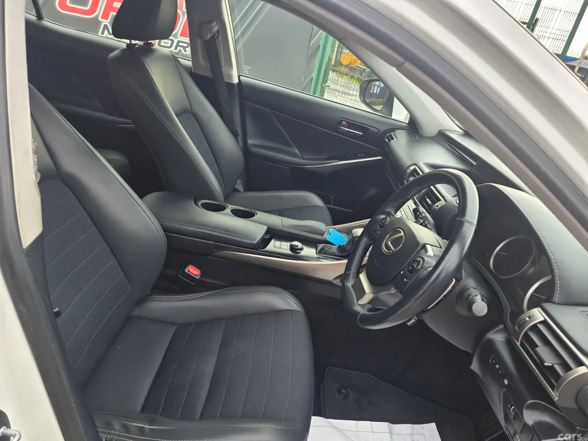 Lexus IS Saloon, Petrol Hybrid, 2013, White