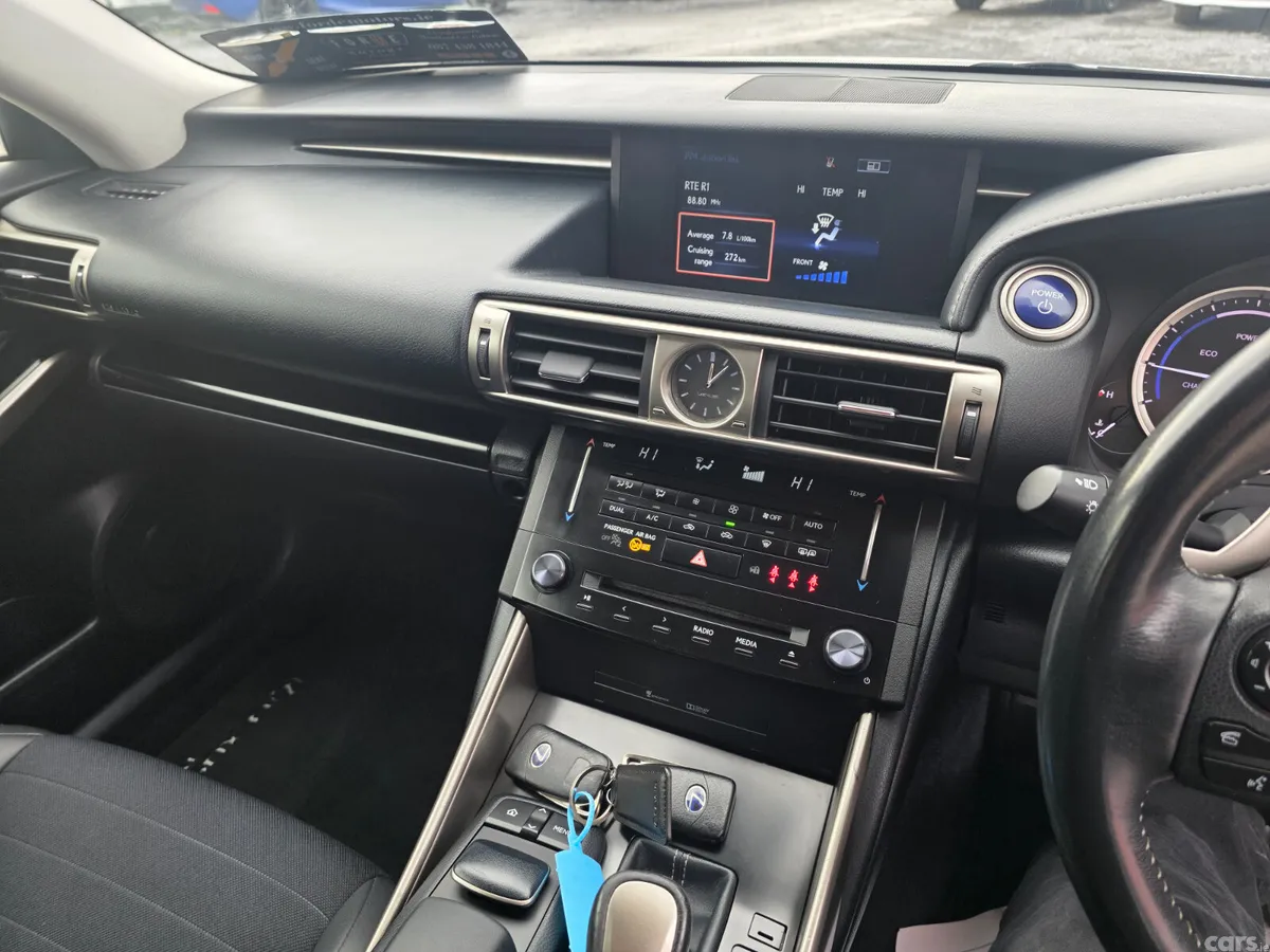 Lexus IS Saloon, Petrol Hybrid, 2013, White