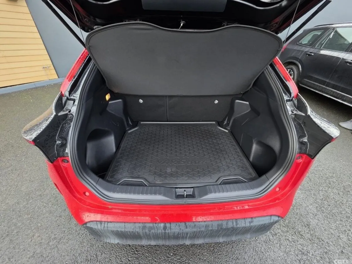 Toyota Yaris Cross Hatchback, Petrol Hybrid, 2024, Red