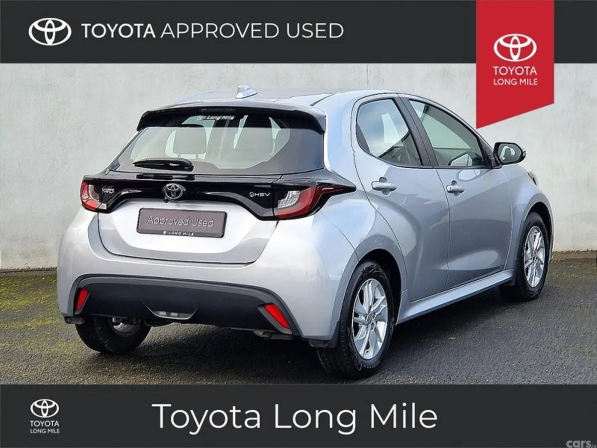 Toyota Yaris Hatchback, Petrol Hybrid, 2023, Silver