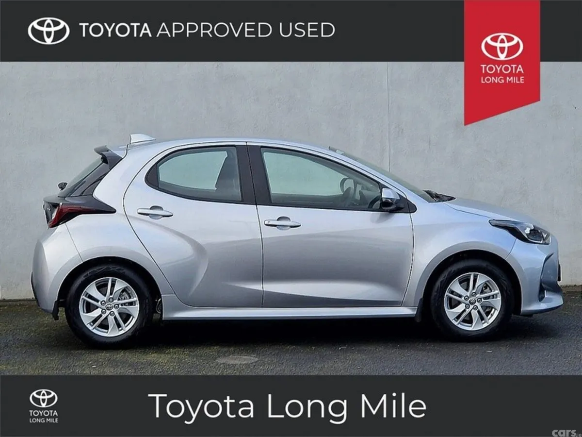 Toyota Yaris Hatchback, Petrol Hybrid, 2023, Silver