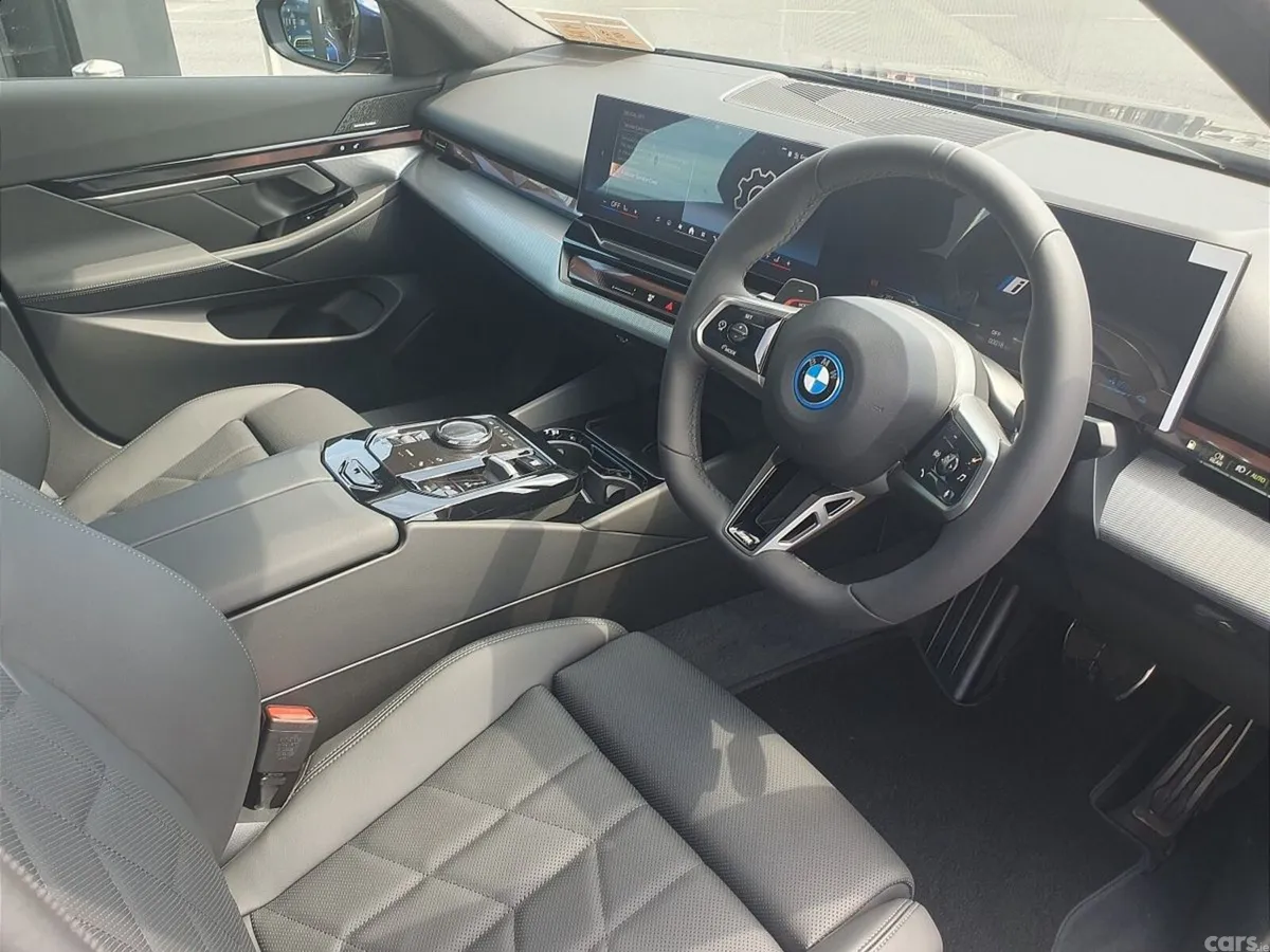 BMW 5-Series Saloon, Petrol Plug-in Hybrid, 2026, Blue