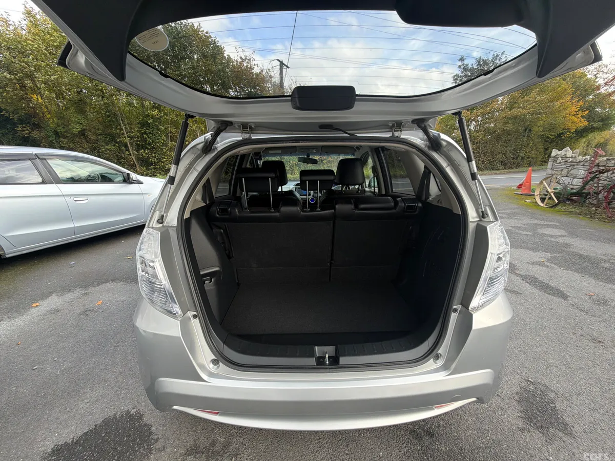 Honda Fit Hatchback, Petrol Hybrid, 2013, Silver