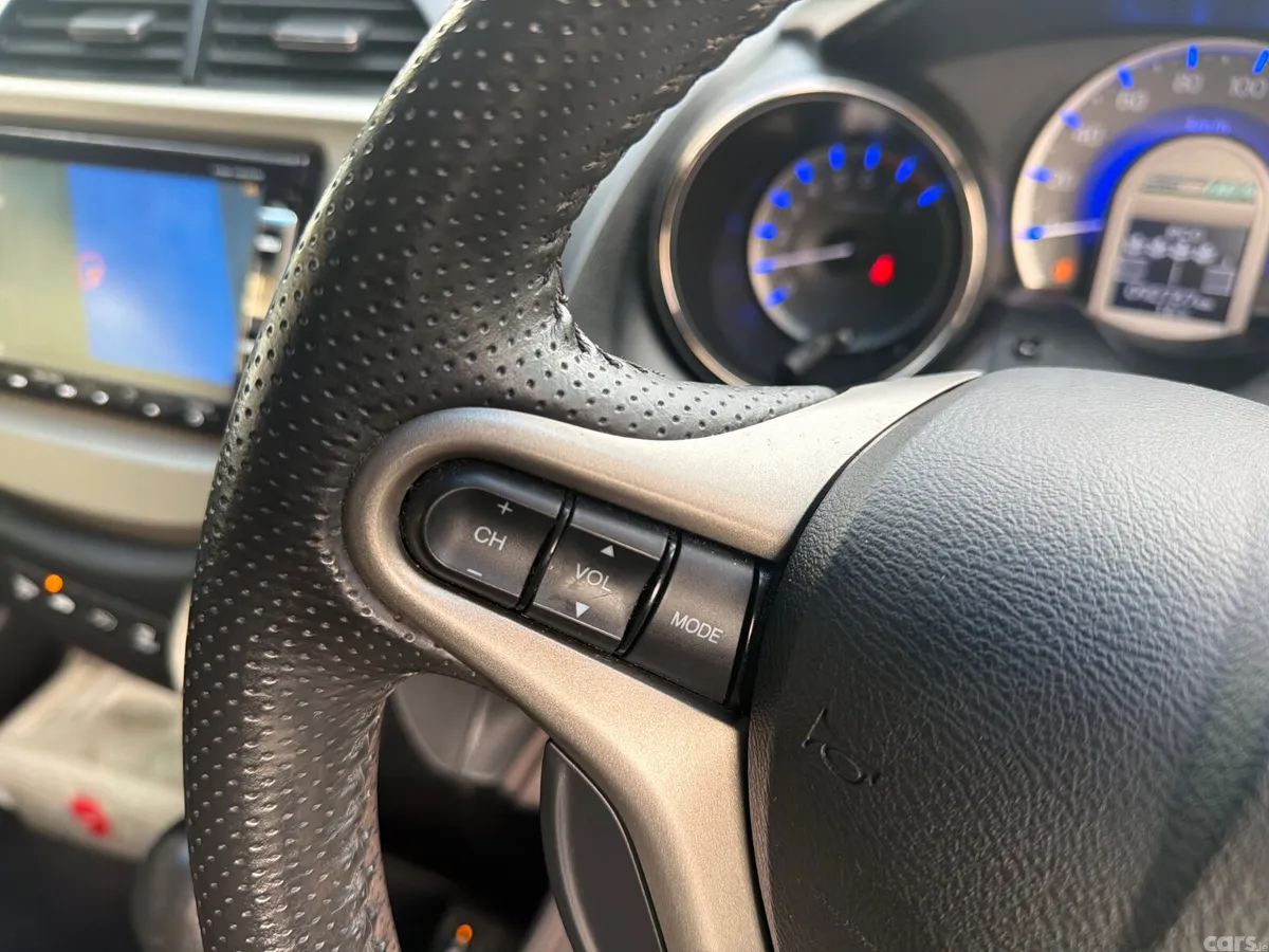 Honda Fit Hatchback, Petrol Hybrid, 2013, Silver