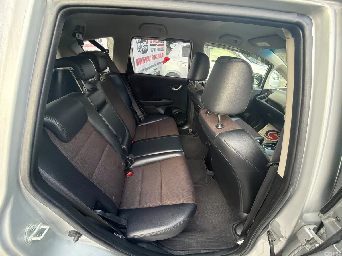Honda Fit Hatchback, Petrol Hybrid, 2013, Silver