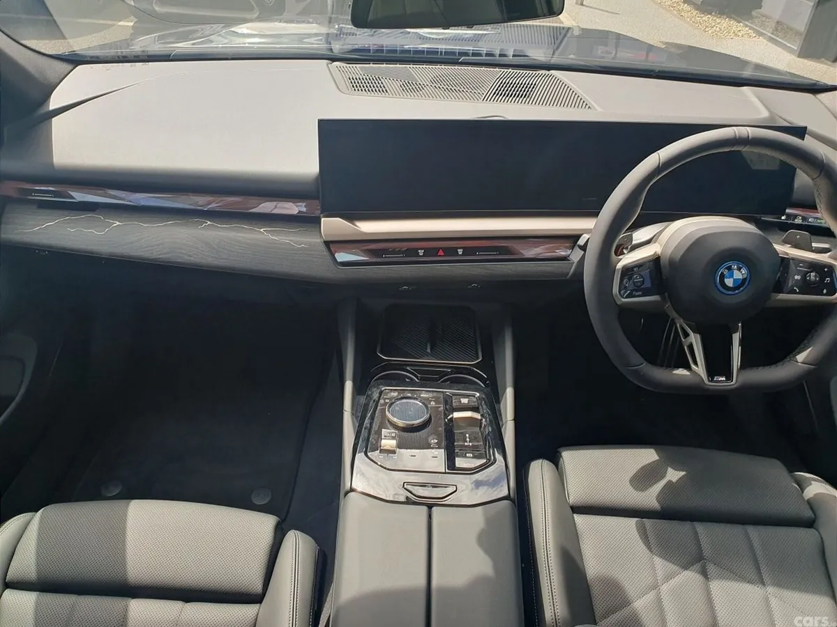 BMW 5-Series Saloon, Petrol Plug-in Hybrid, 2026, Blue