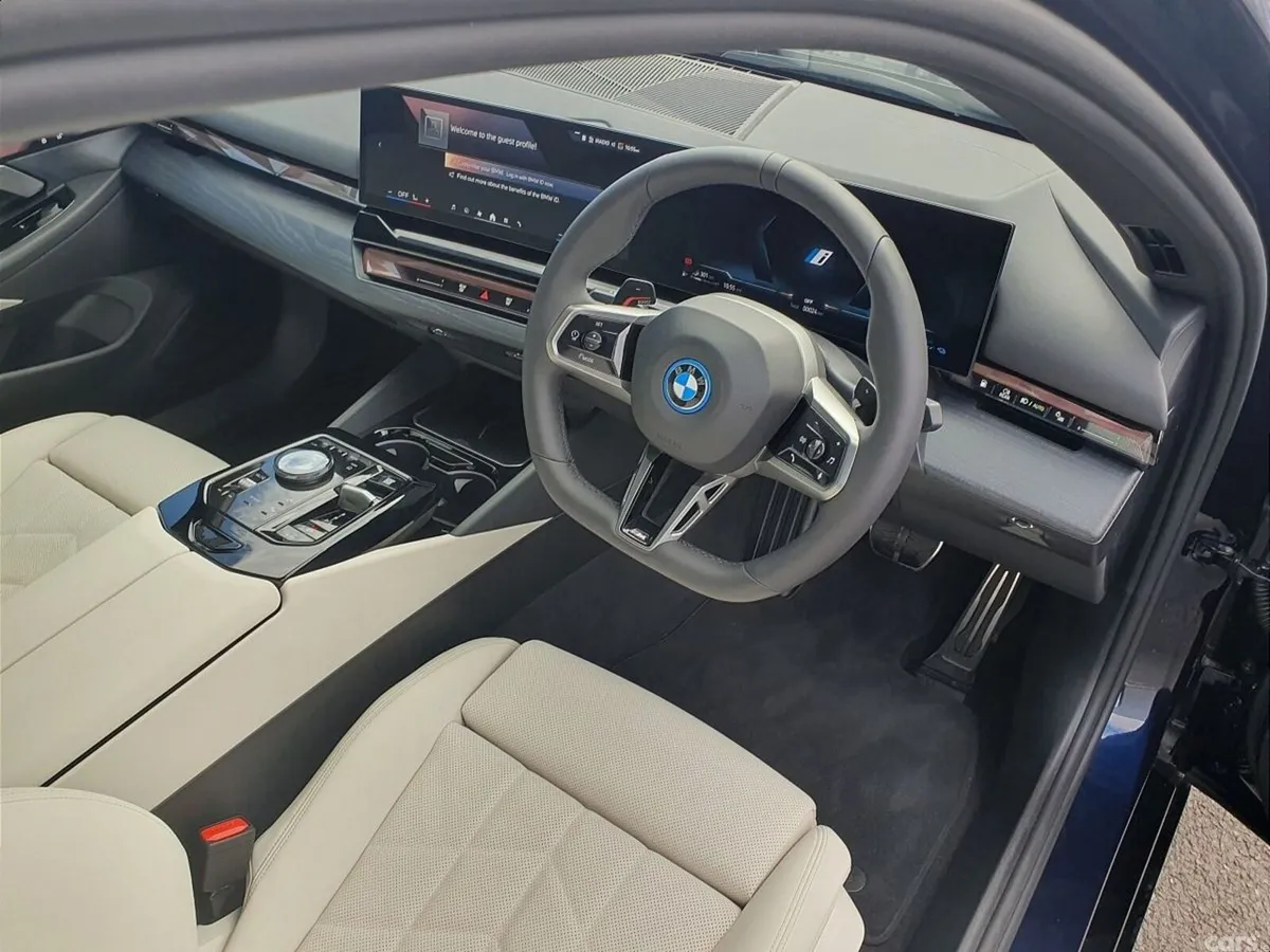 BMW 5-Series Saloon, Petrol Plug-in Hybrid, 2026, Blue