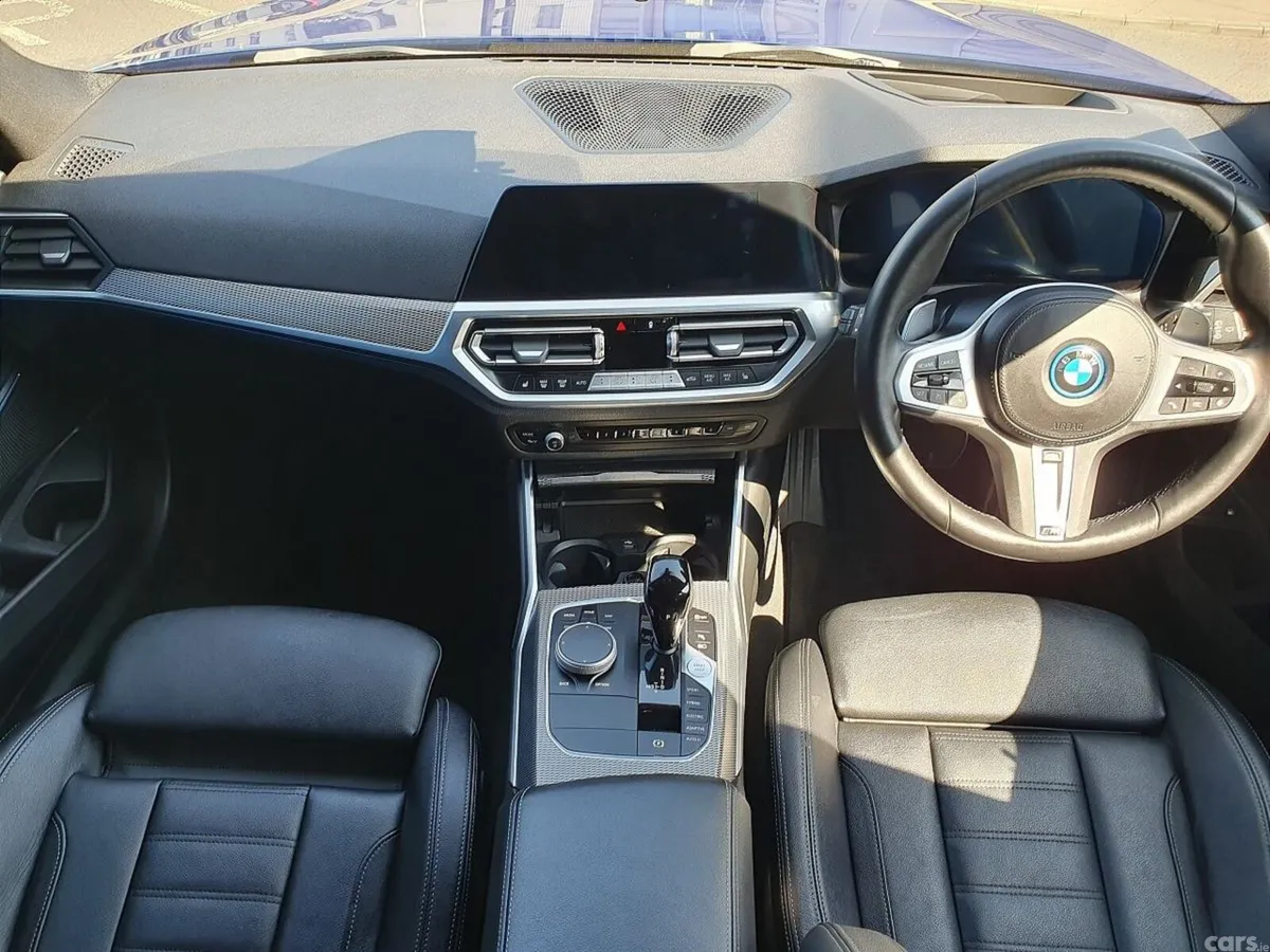 BMW 3-Series Estate, Petrol Plug-in Hybrid, 2021, Blue