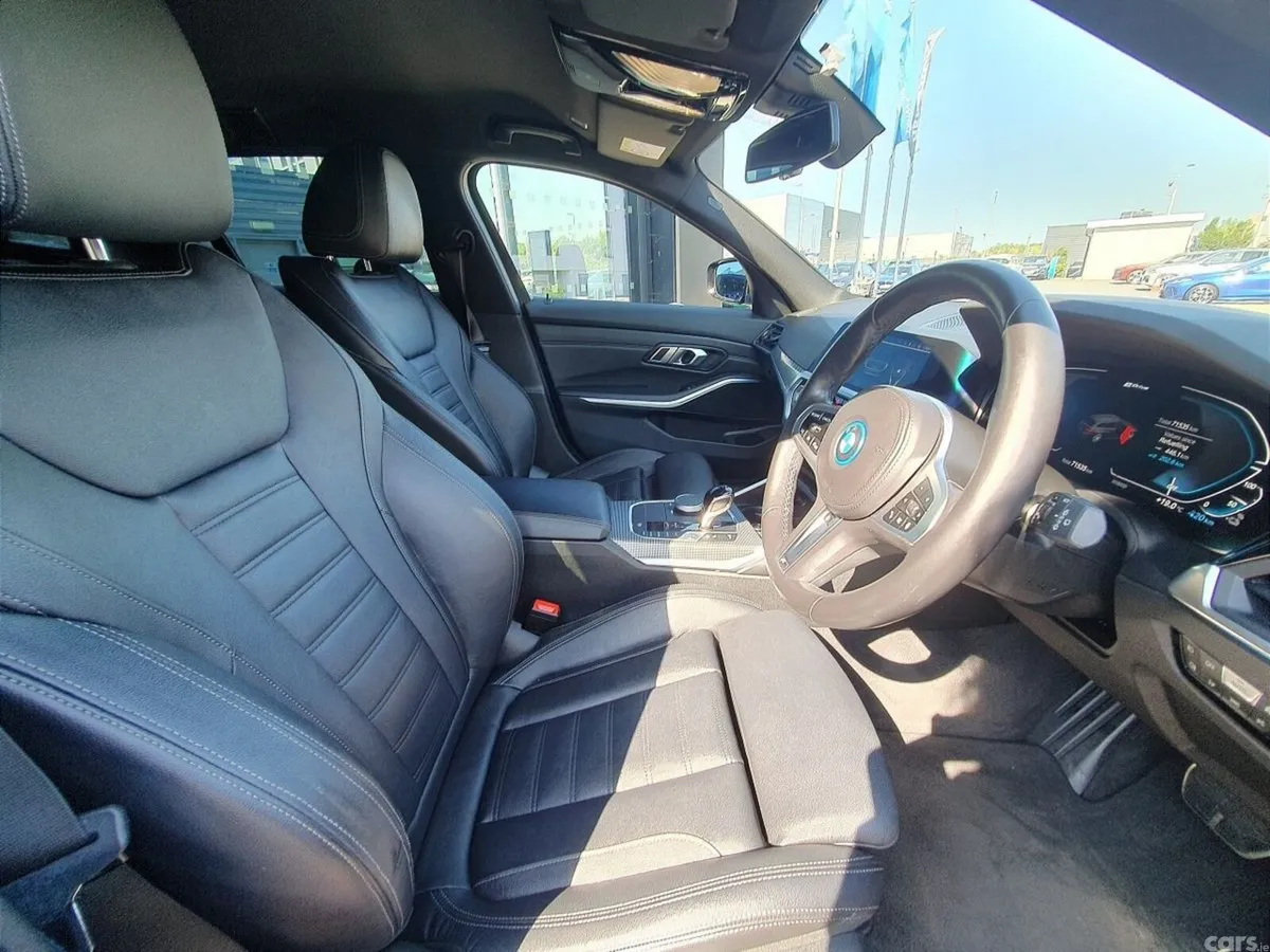 BMW 3-Series Estate, Petrol Plug-in Hybrid, 2021, Blue
