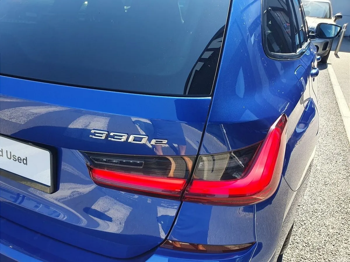 BMW 3-Series Estate, Petrol Plug-in Hybrid, 2021, Blue