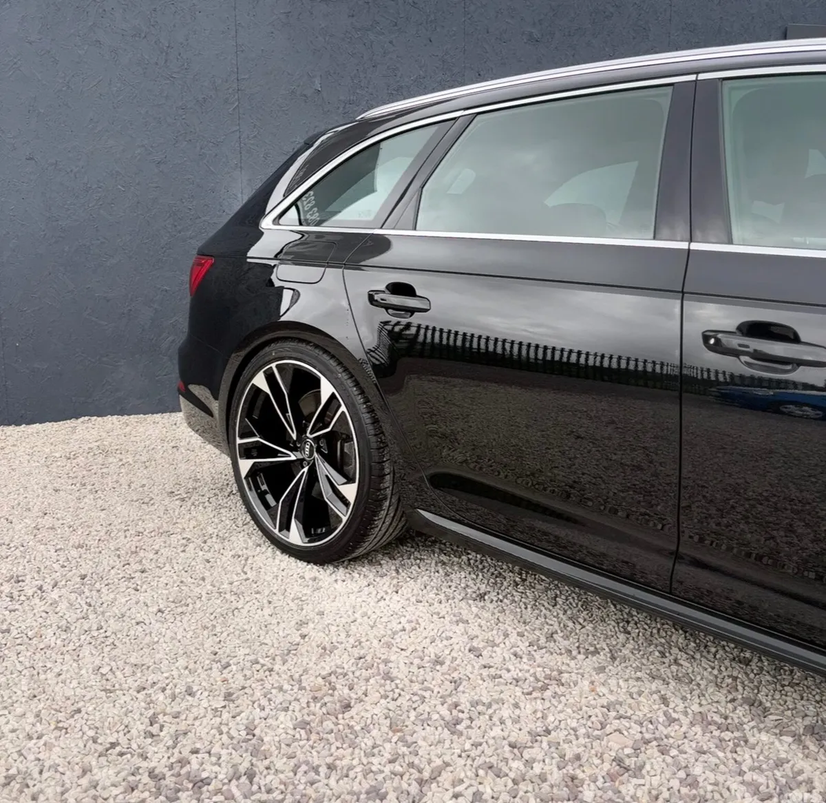 Audi A4 Estate, Petrol, 2017, Black