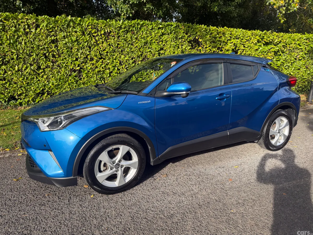 Toyota C-HR SUV, Petrol Hybrid, 2017, Blue