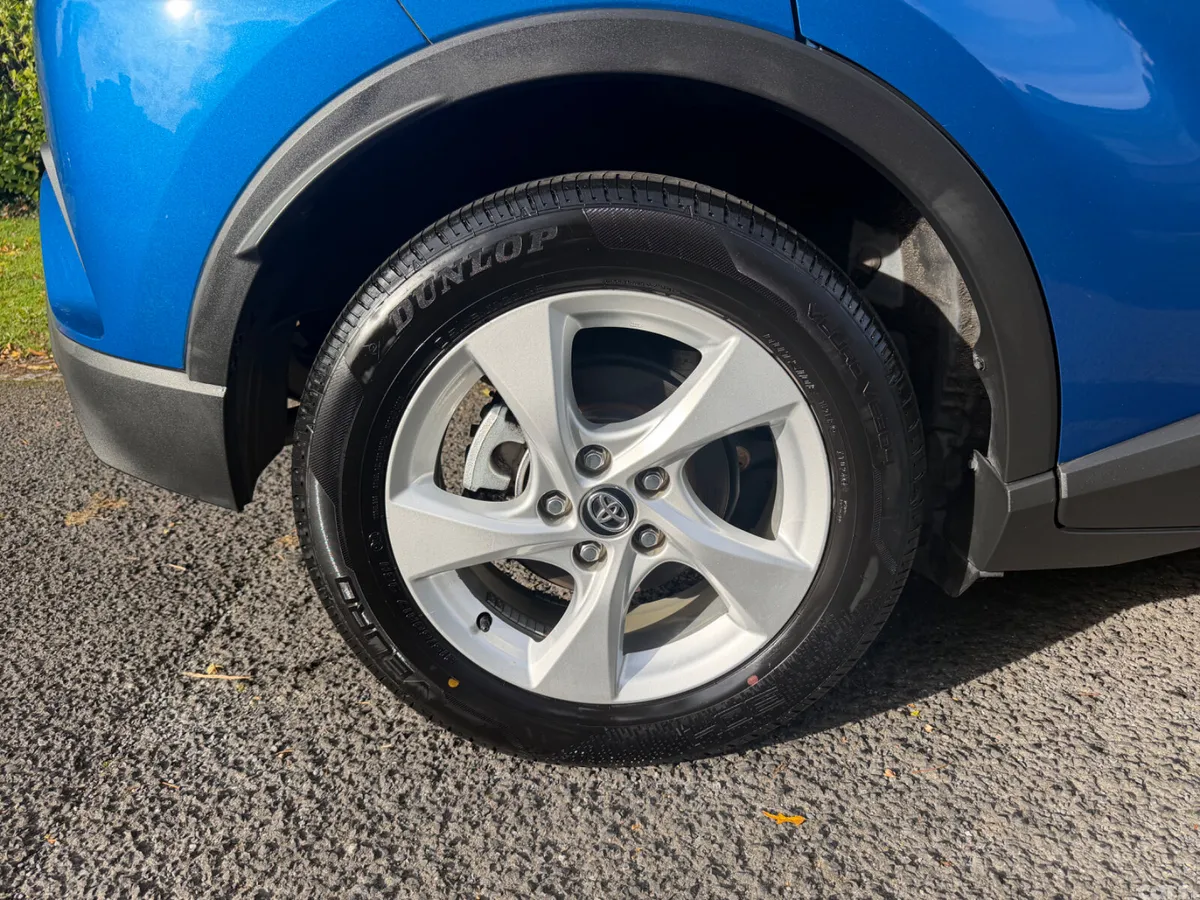 Toyota C-HR SUV, Petrol Hybrid, 2017, Blue