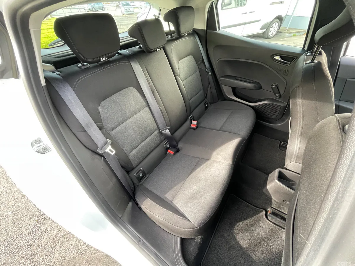 Renault Clio Hatchback, Petrol, 2022, White