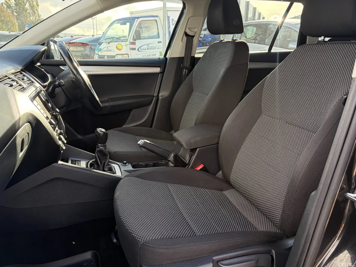 Skoda Octavia Estate, Diesel, 2017, Black