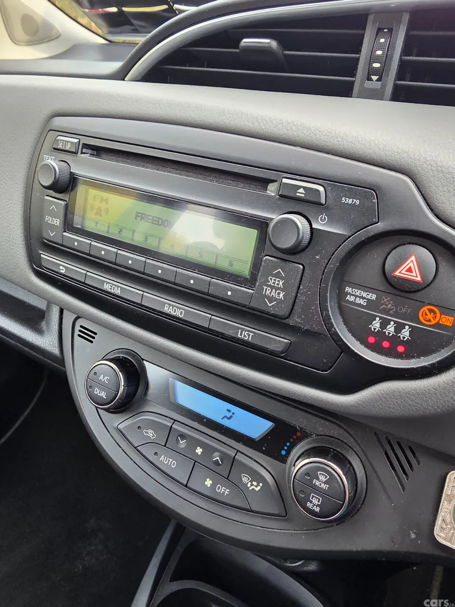 Toyota Yaris Hatchback, Petrol Hybrid, 2017, Black