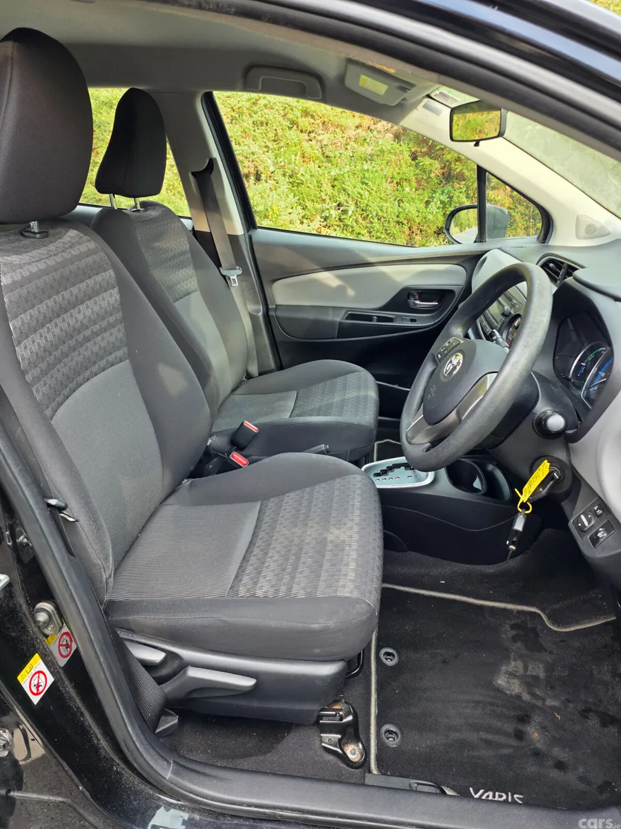 Toyota Yaris Hatchback, Petrol Hybrid, 2017, Black