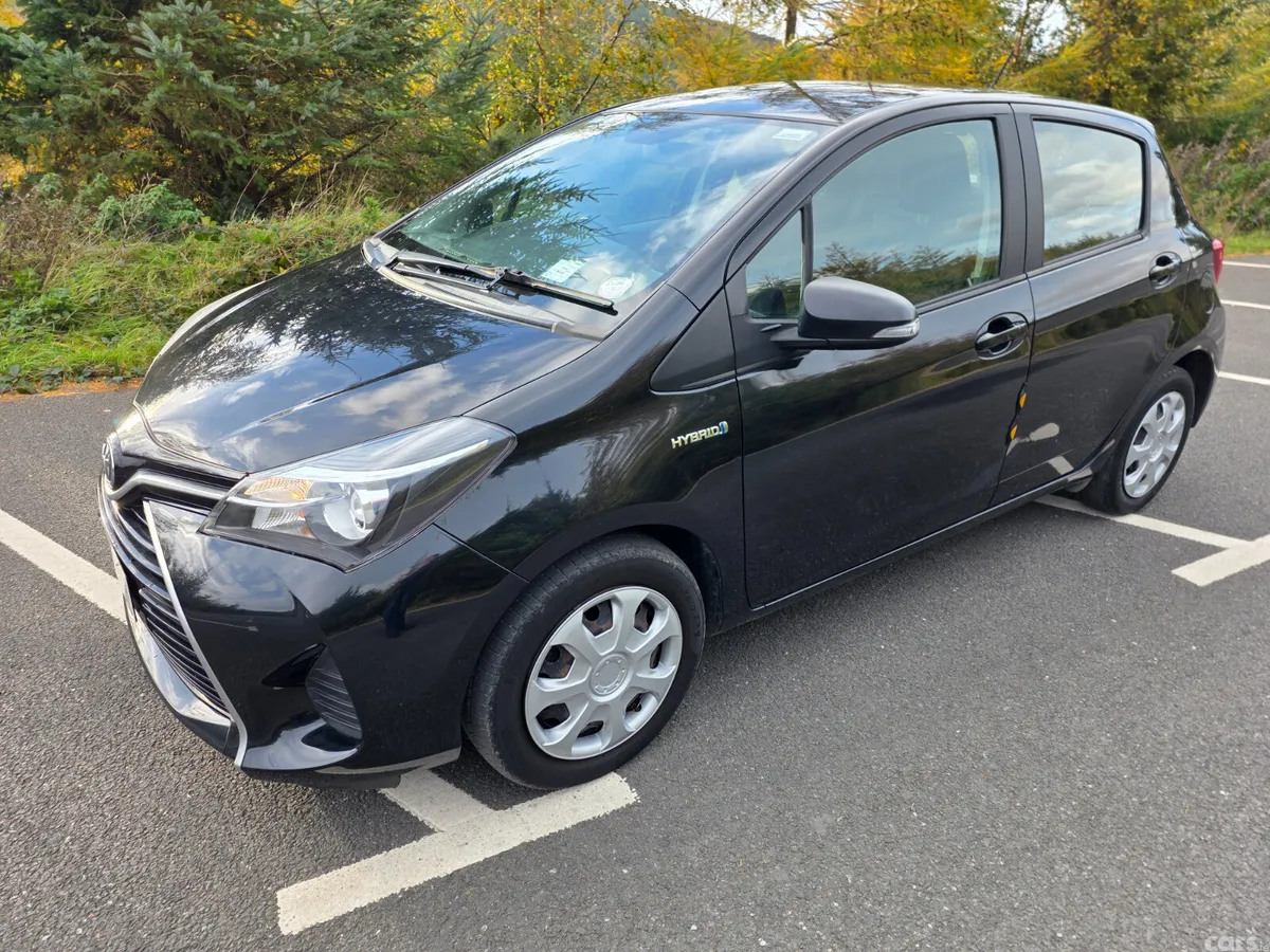 Toyota Yaris Hatchback, Petrol Hybrid, 2017, Black