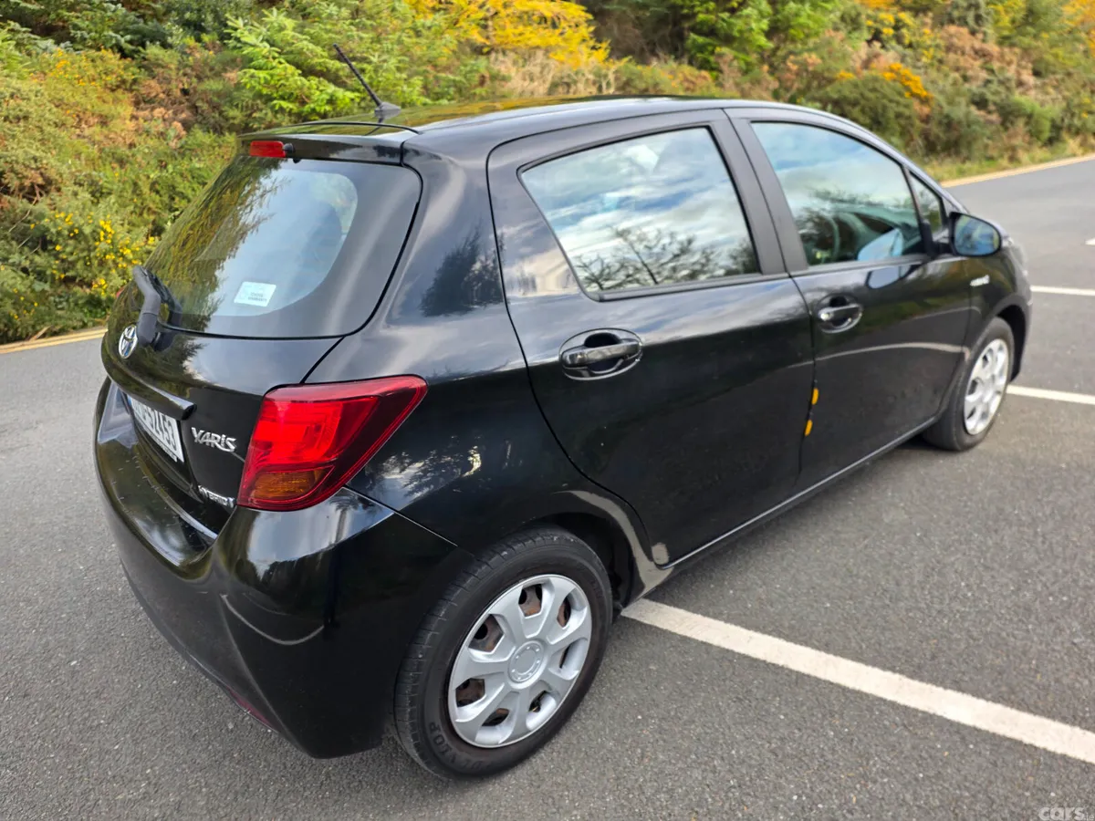 Toyota Yaris Hatchback, Petrol Hybrid, 2017, Black