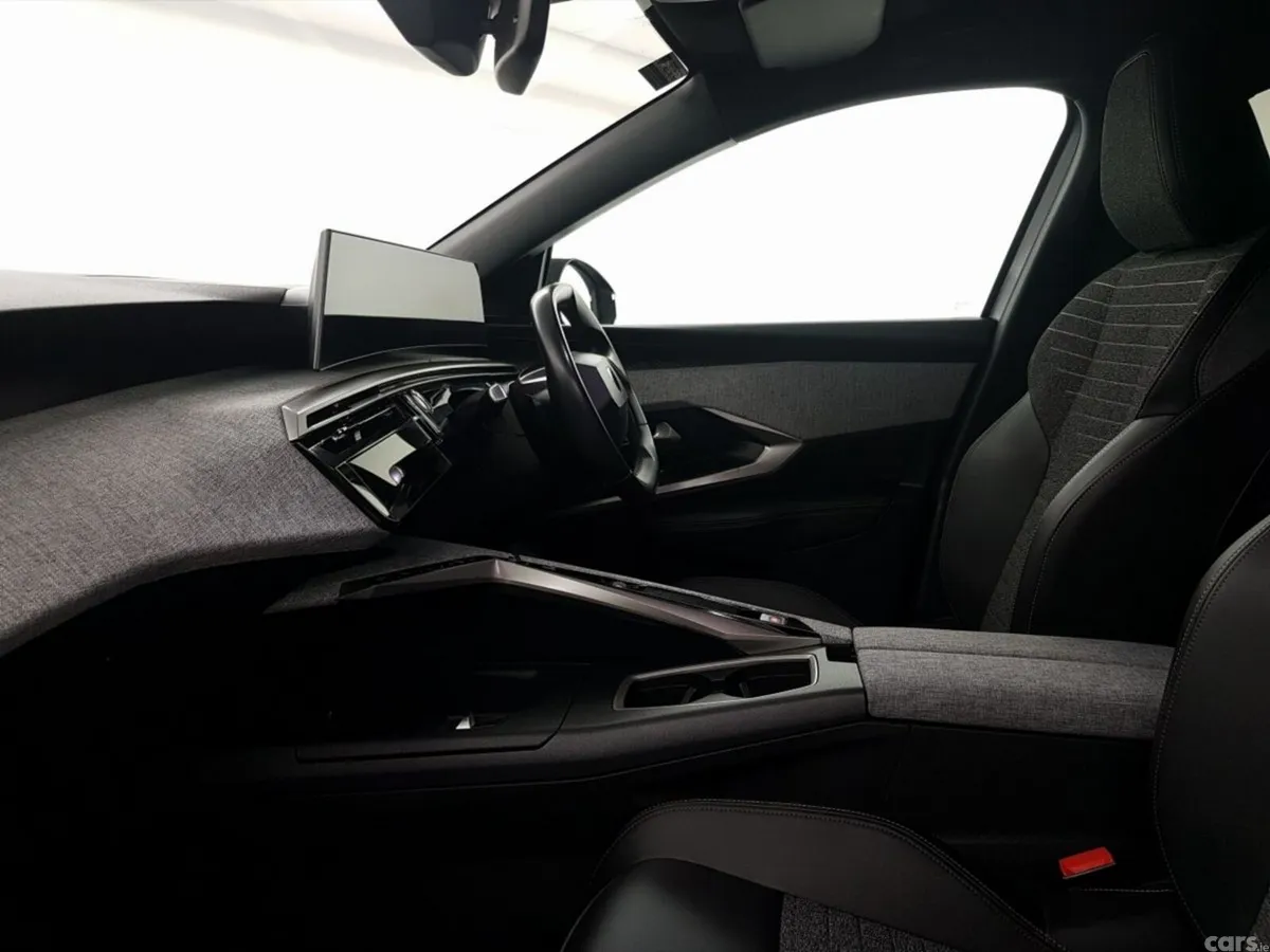 Peugeot 3008 MPV, Electric, 2025, Grey