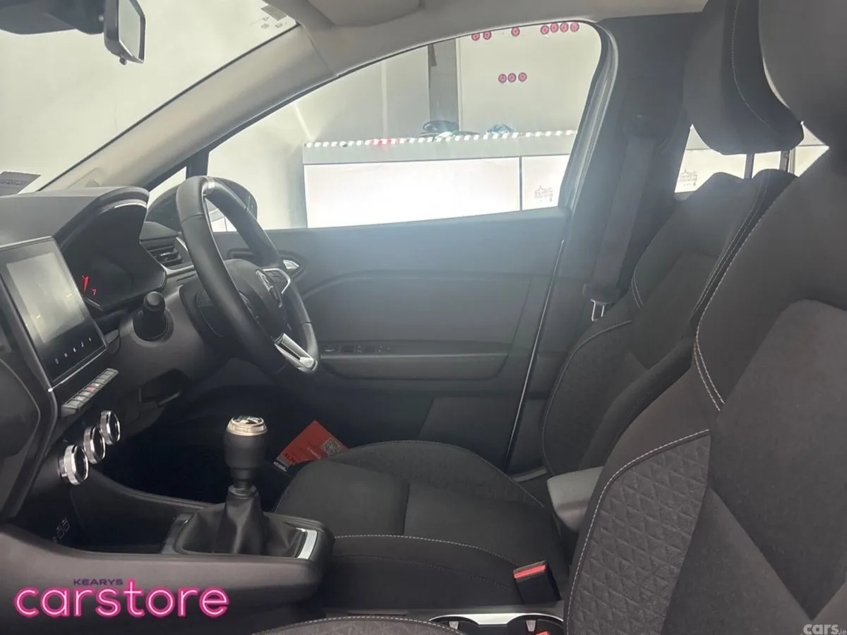 Renault Captur Hatchback, Petrol, 2024, Grey