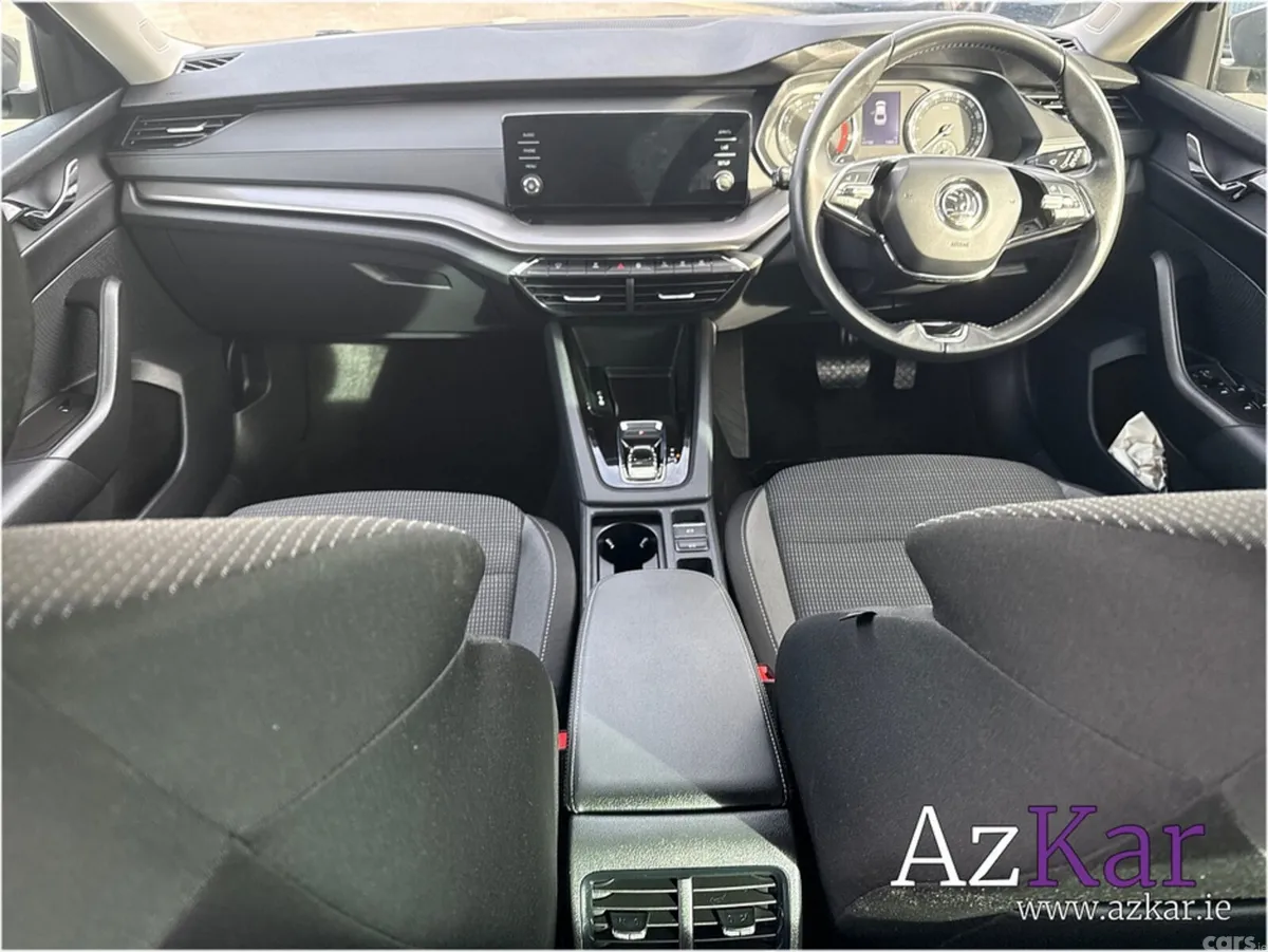 Skoda Octavia Hatchback, Petrol Hybrid, 2024, Grey