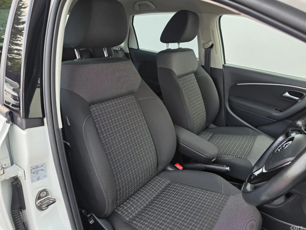 Volkswagen Polo Hatchback, Petrol, 2017, White