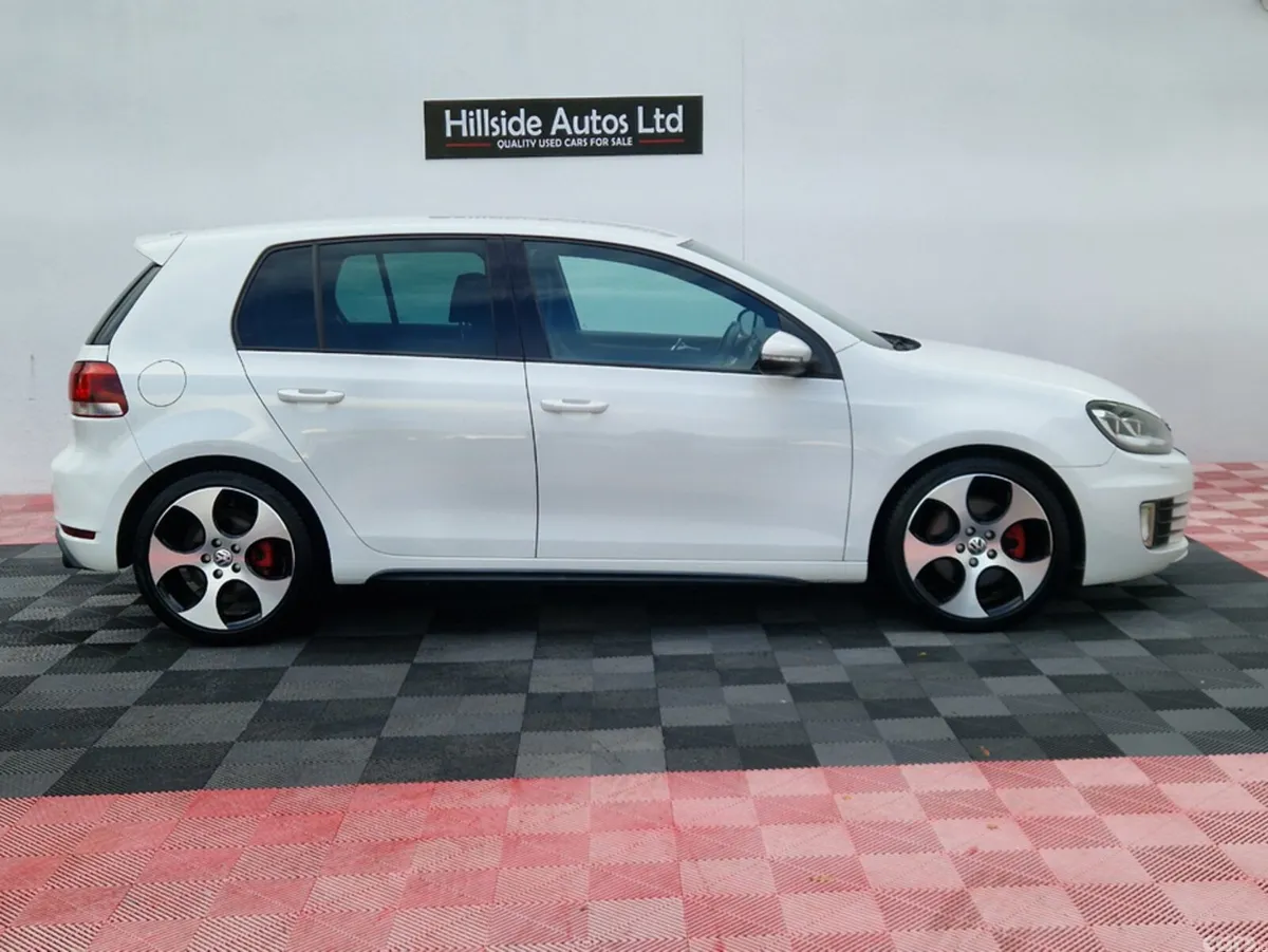 Volkswagen Golf Hatchback, Petrol, 2012, White