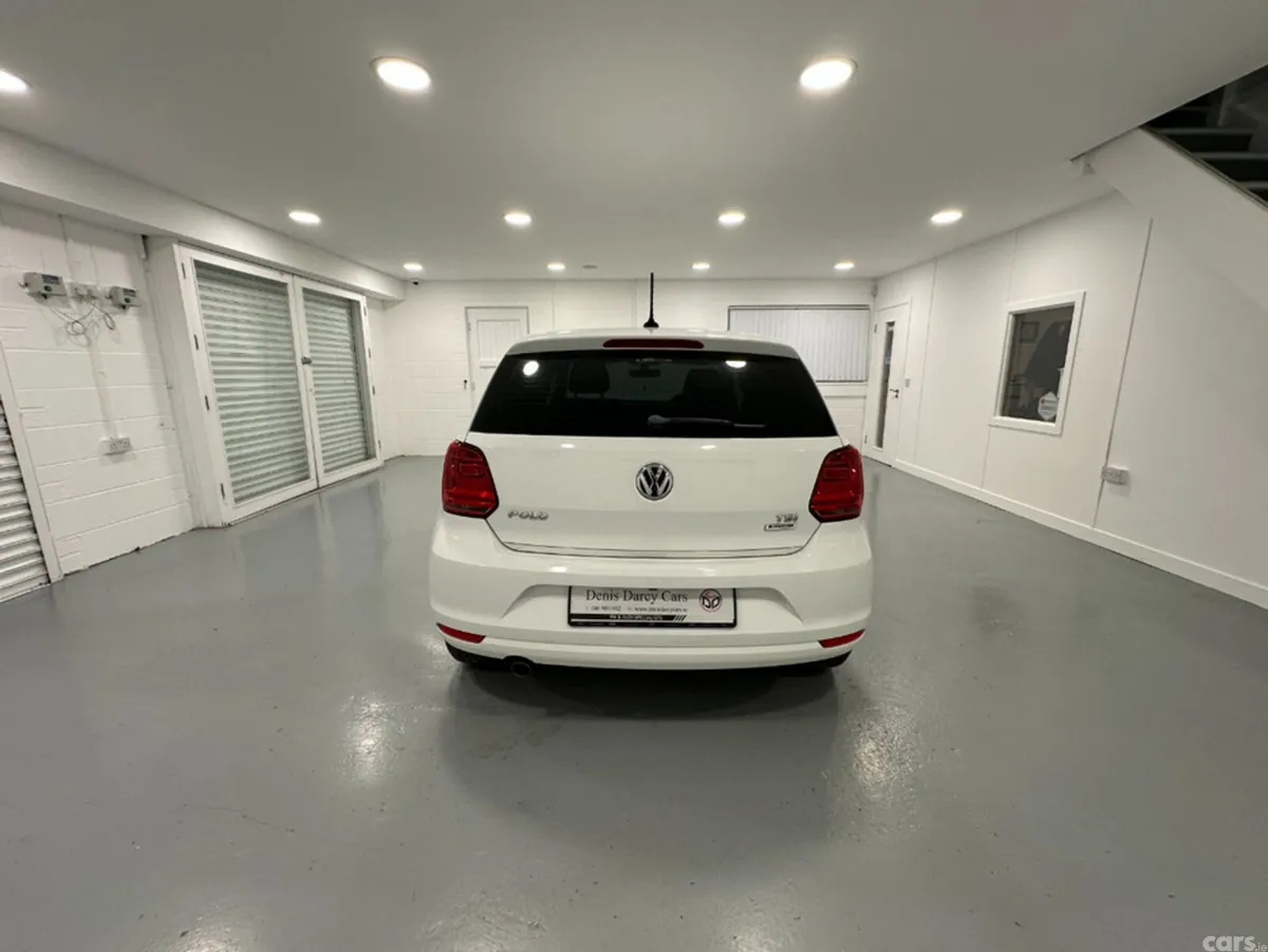 Volkswagen Polo Hatchback, Petrol, 2015, White