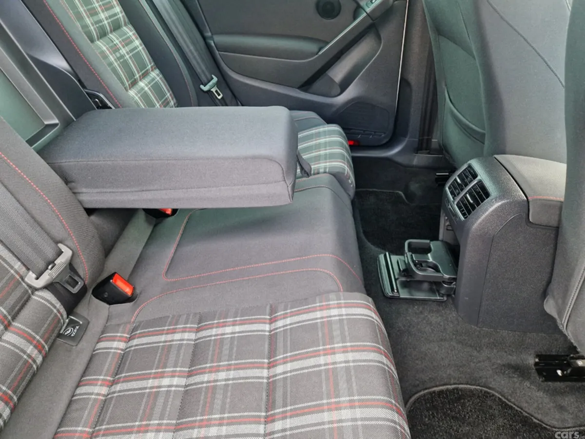 Volkswagen Golf Hatchback, Petrol, 2012, White