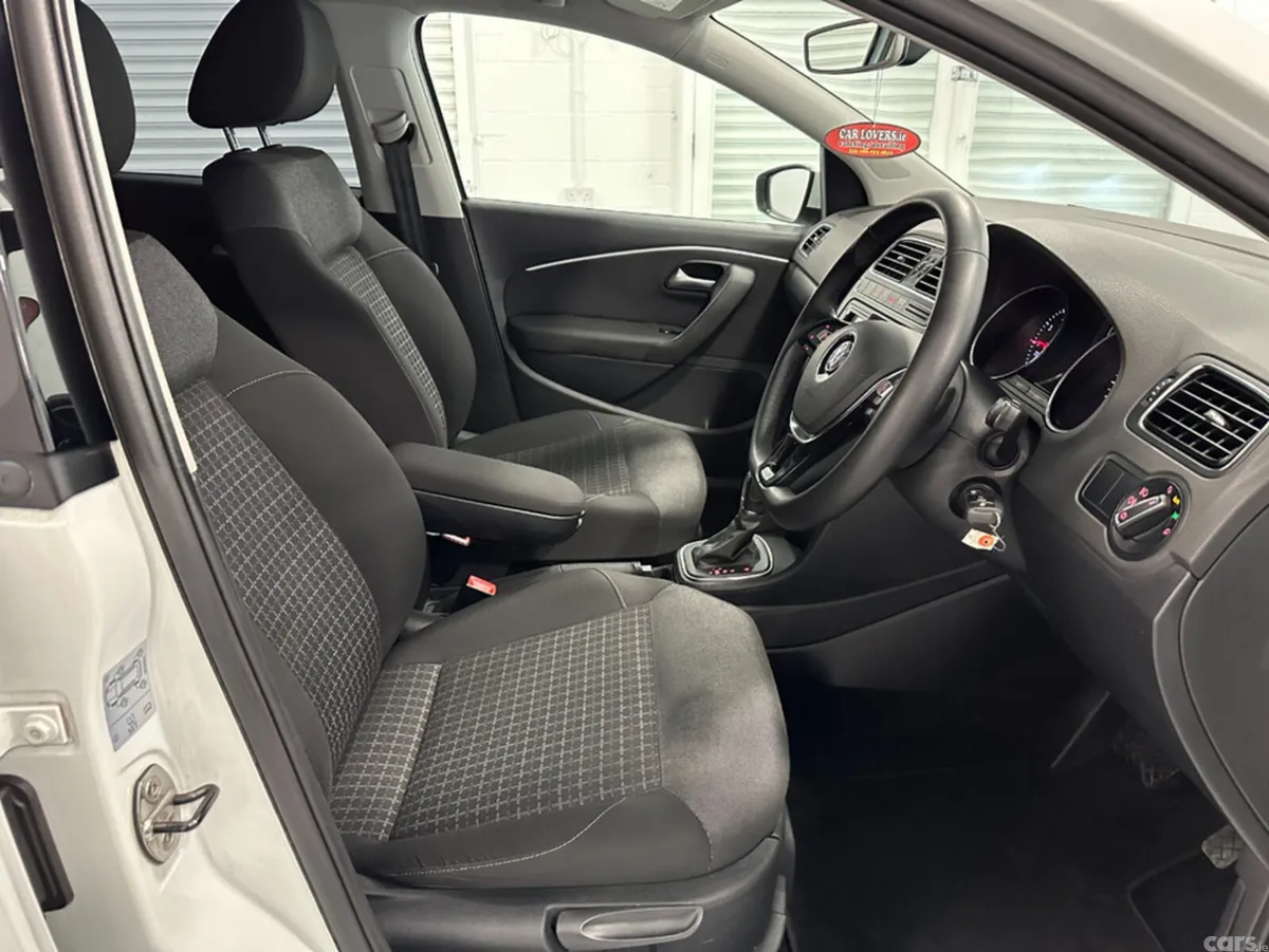 Volkswagen Polo Hatchback, Petrol, 2015, White