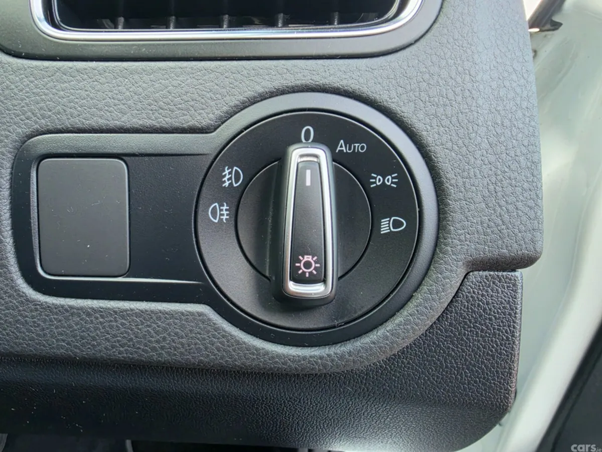 Volkswagen Polo Hatchback, Petrol, 2017, White