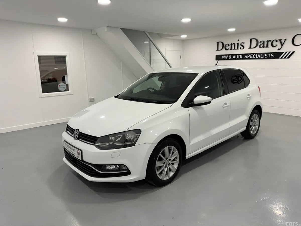 Volkswagen Polo Hatchback, Petrol, 2015, White